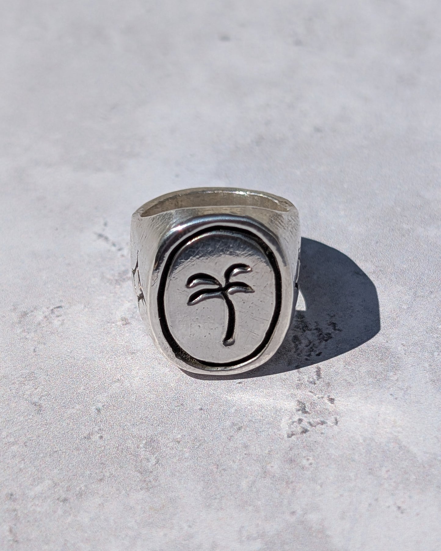 SIGNET RING