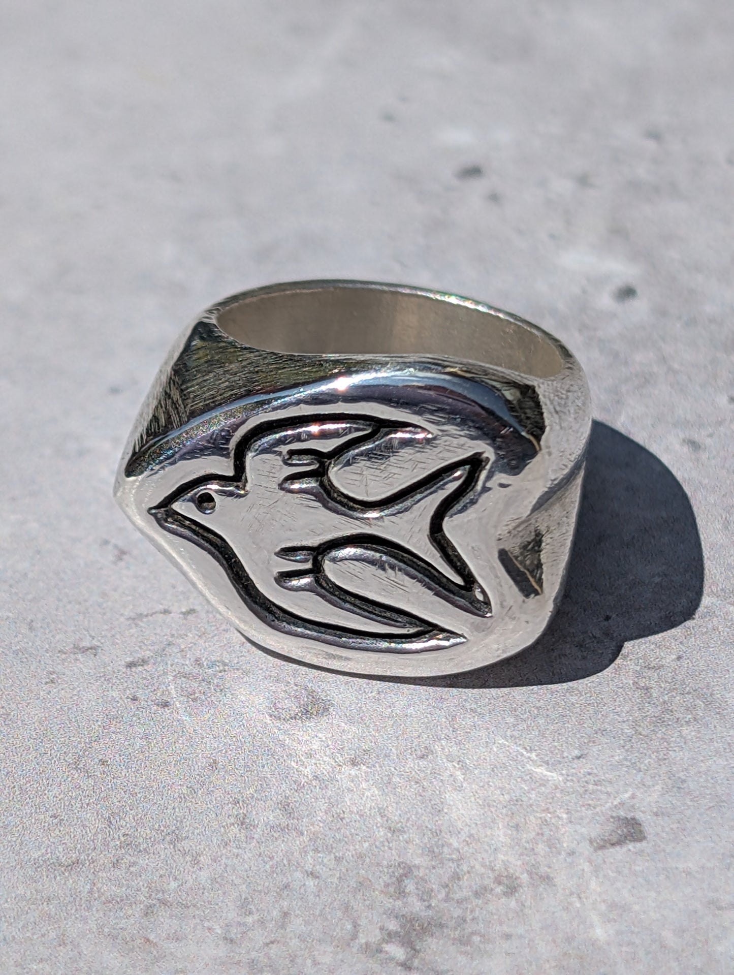 SWALLOW RING