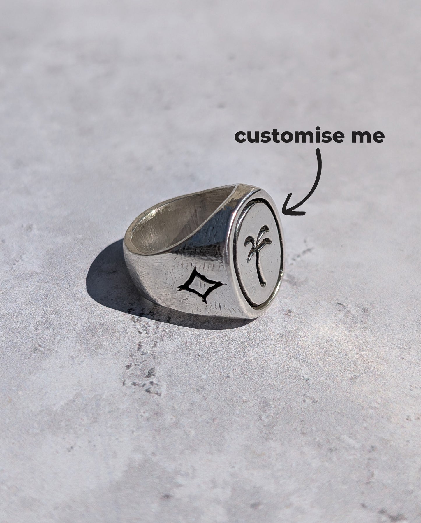 SIGNET RING